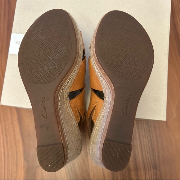 Clarks Amelia Dally Tan Leather Wedge Sandals size 8 - Picture 6 of 8